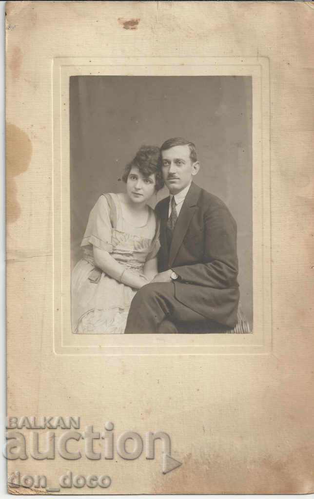 Veche fotografie de familie - Marko Dosev Valev și soția (probabil)