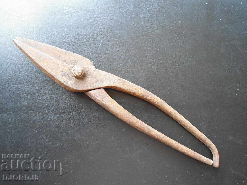 Delivery of Old sheet metal scissors Delivery of Old sheet metal scissors