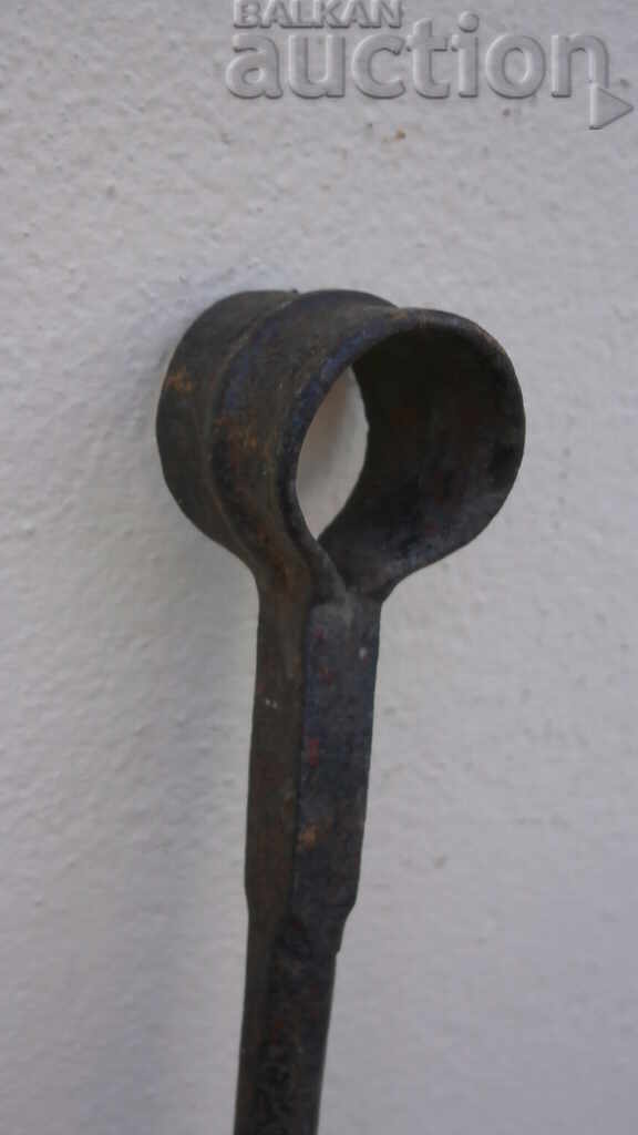 Auction ancient large drill Auction ancient large drill