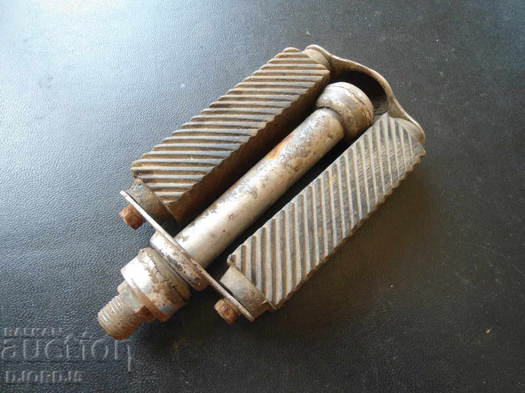 Pedal from an old wheel with price 2.00 BGN | € 1.02 Pedal from an old wheel with price 2.00 BGN | € 1.02