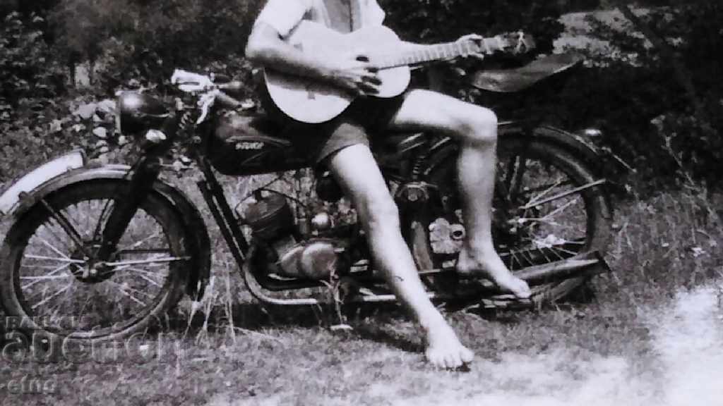 Auction ROYAL PHOTO-MOTOR, STUKA, BSA, TRIUMPH, INDIAN, ARIEL Auction ROYAL PHOTO-MOTOR, STUKA, BSA, TRIUMPH, INDIAN, ARIEL