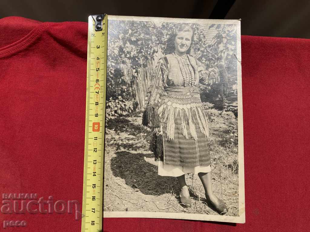 Femeie în costum macedonean fotografie veche - 5 Femeie în costum macedonean fotografie veche - 5