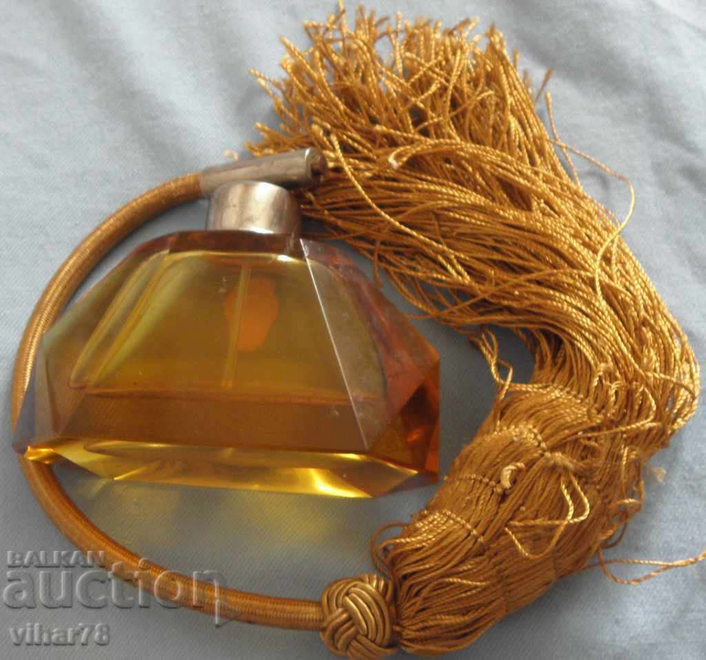 Perfume bottle with price 59.99 BGN | € 30.67