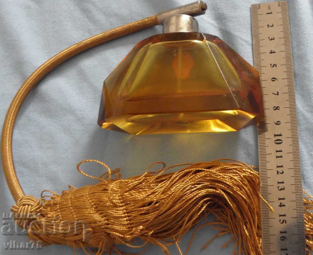 Auction  Perfume bottle