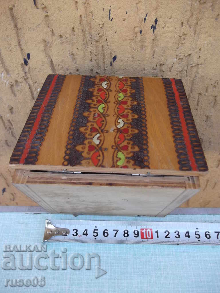 Triangular wooden cigarette case pyrographed from the sauce - 7 Triangular wooden cigarette case pyrographed from the sauce - 7