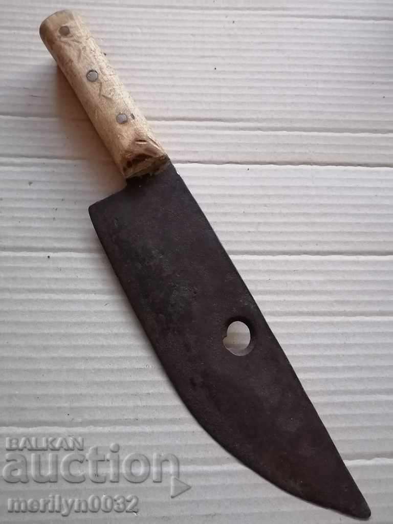 Παλιά σφυρήλατη λεπίδα ποδιού μαχαίρι γροθιά γροθιά