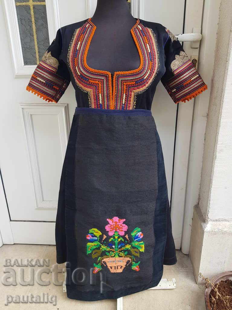 HANDWOVEN APRON WITH EMBROIDERY