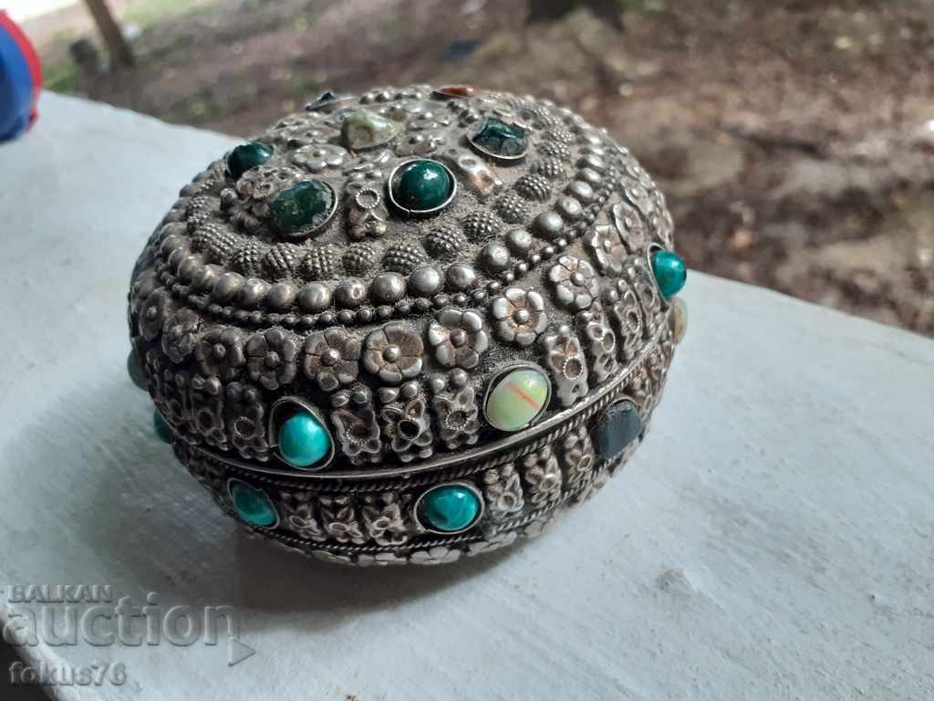 Cutie metalică excelentă pentru pietre de bijuterii cu preț 79.00 BGN | € 40.39 Cutie metalică excelentă pentru pietre de bijuterii cu preț 79.00 BGN | € 40.39