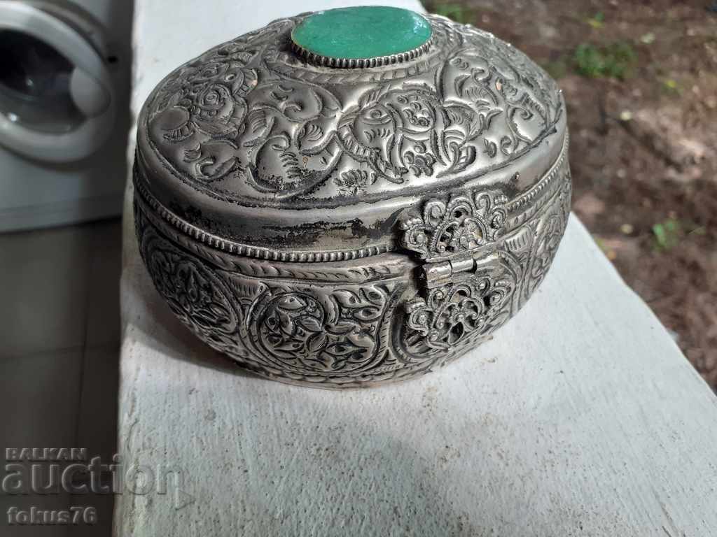 Auction Great metal jewelry box with enamel Auction Great metal jewelry box with enamel