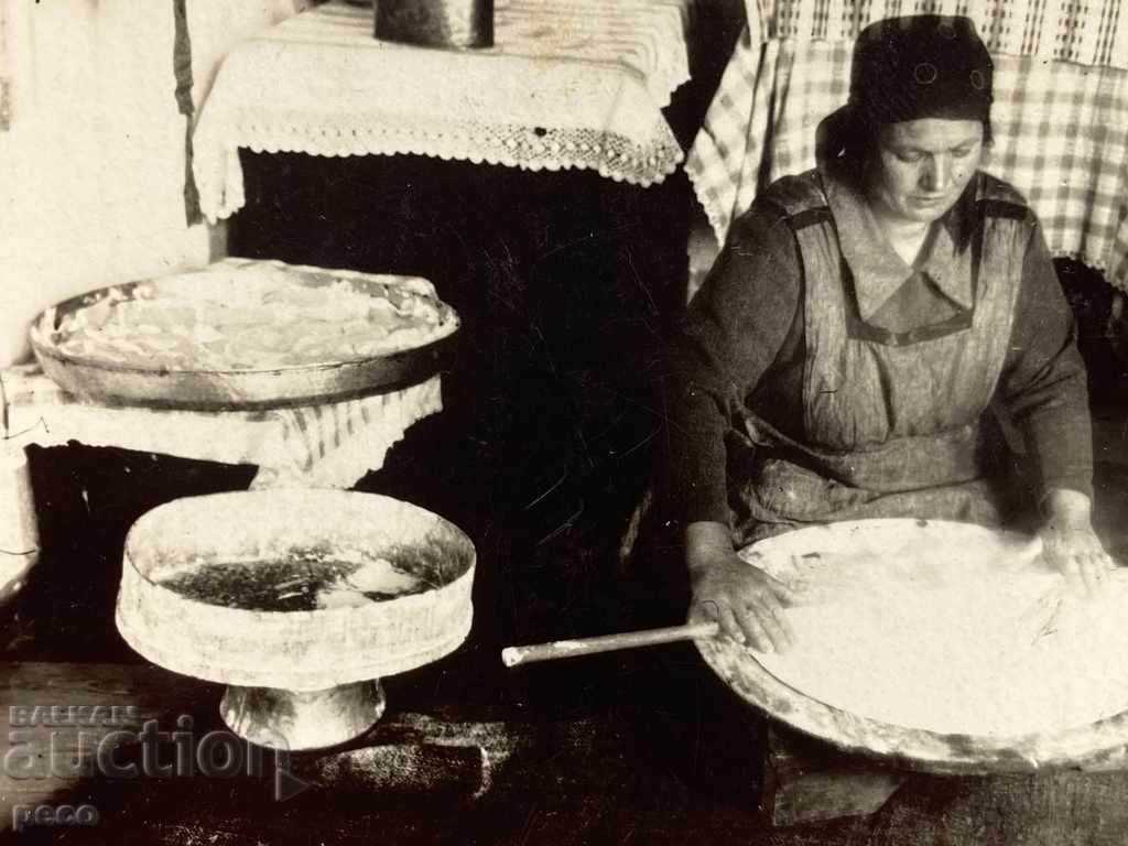 Making pie Karlovo old photo with price 25.00 BGN | € 12.78 Making pie Karlovo old photo with price 25.00 BGN | € 12.78