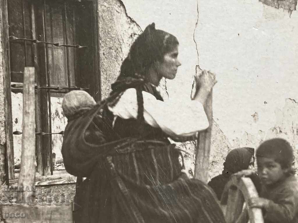 A peasant woman from the village of Chepino Banya / today Velingrad / old photo with price 30.00 BGN | € 15.34 A peasant woman from the village of Chepino Banya / today Velingrad / old photo with price 30.00 BGN | € 15.34