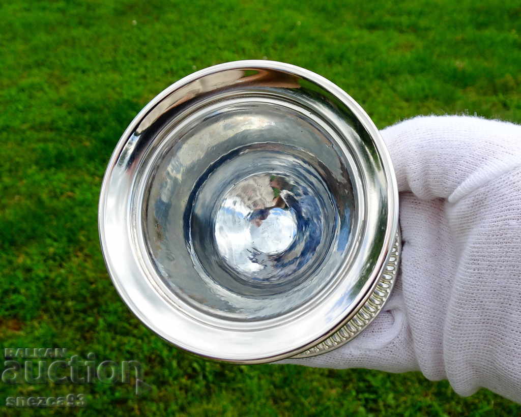 Delivery of Silver-plated goblet, massive 8 cm. Delivery of Silver-plated goblet, massive 8 cm.