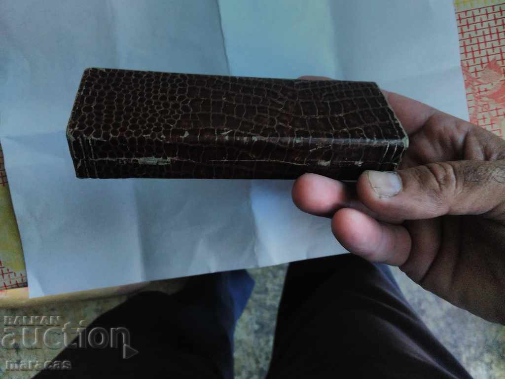 Auction Old pen case Auction Old pen case
