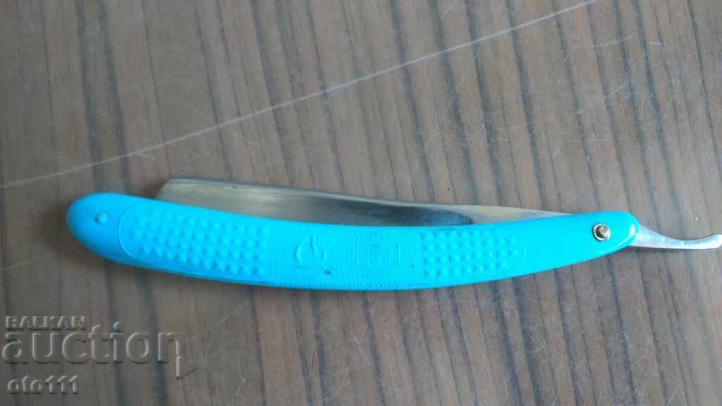 AN OLD SHAVER - 5 AN OLD SHAVER - 5