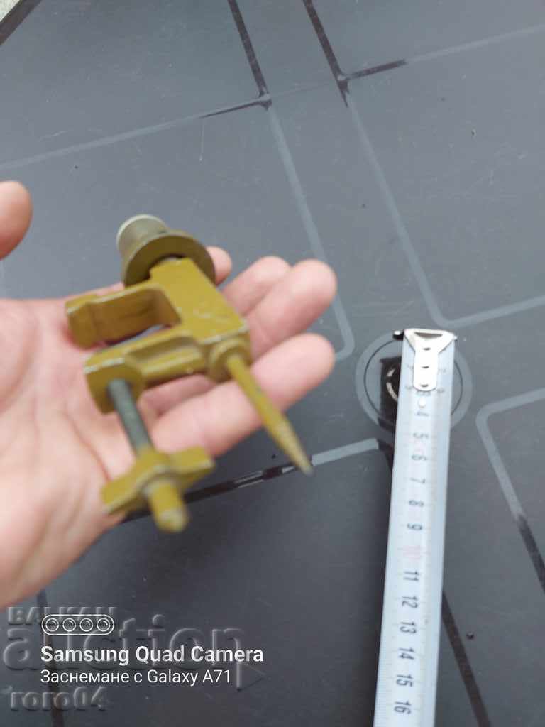 Auction  ARMY MENGEME - STAND - MERNIK