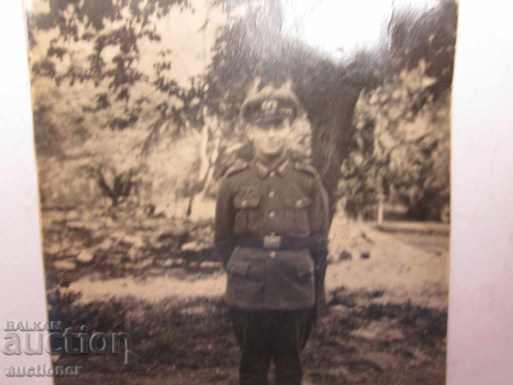 Auction OLD PHOTO OF A GERMAN SOLDIER, UNIFORM Auction OLD PHOTO OF A GERMAN SOLDIER, UNIFORM