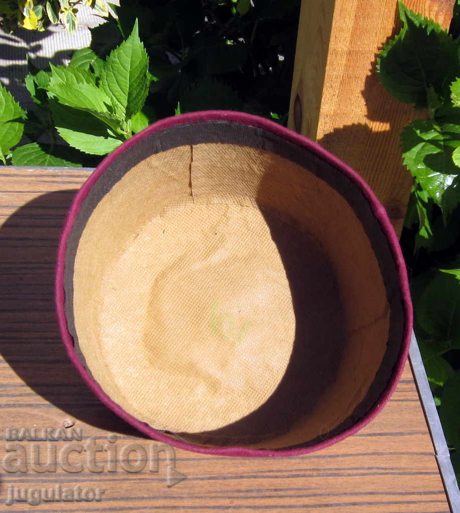 Παράδοση τέλειο αυθεντικό παλιό καπέλο των ανδρών Παράδοση τέλειο αυθεντικό παλιό καπέλο των ανδρών