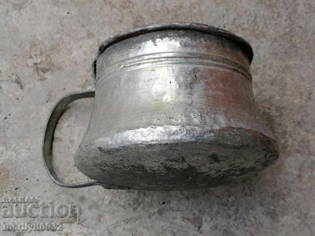 Auction Old tin can, pit, copper, cauldron, cauldron pitcher Auction Old tin can, pit, copper, cauldron, cauldron pitcher