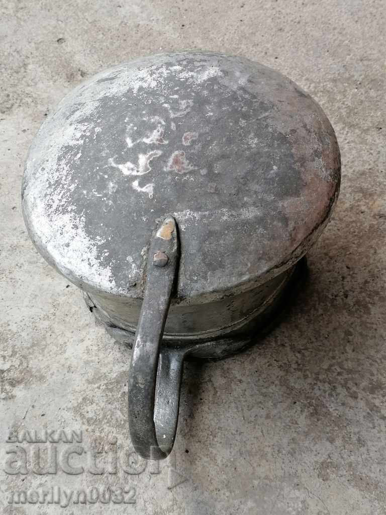 Delivery of Old tin can, pit, copper, cauldron, cauldron pitcher Delivery of Old tin can, pit, copper, cauldron, cauldron pitcher