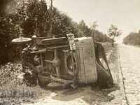Катастрофа с кола СФ 1664 Стар автомобил Стара снимка