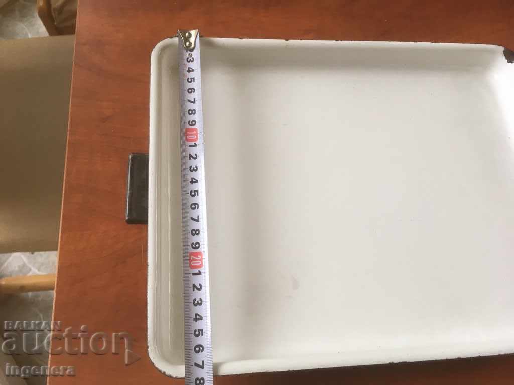 ENAMELED TRAY WITH HANDLE AND FEET with price 10.00 BGN | € 5.11 ENAMELED TRAY WITH HANDLE AND FEET with price 10.00 BGN | € 5.11