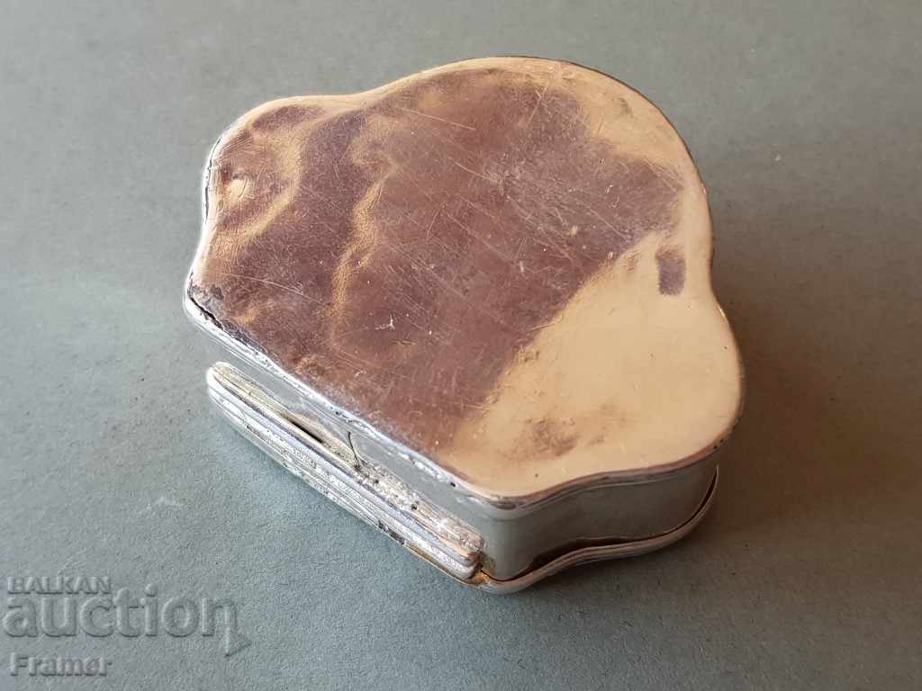 Rare SILVER Revival Snuff Box with St. George - 5