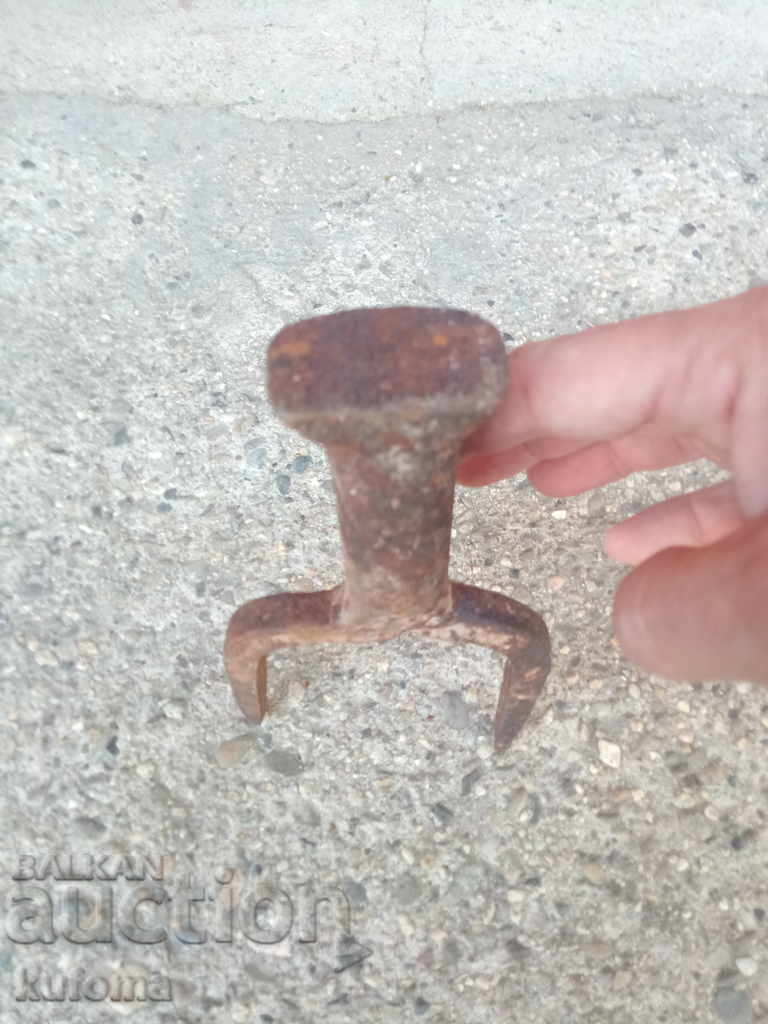 Доставка на Стара наковалня за клепане на коса