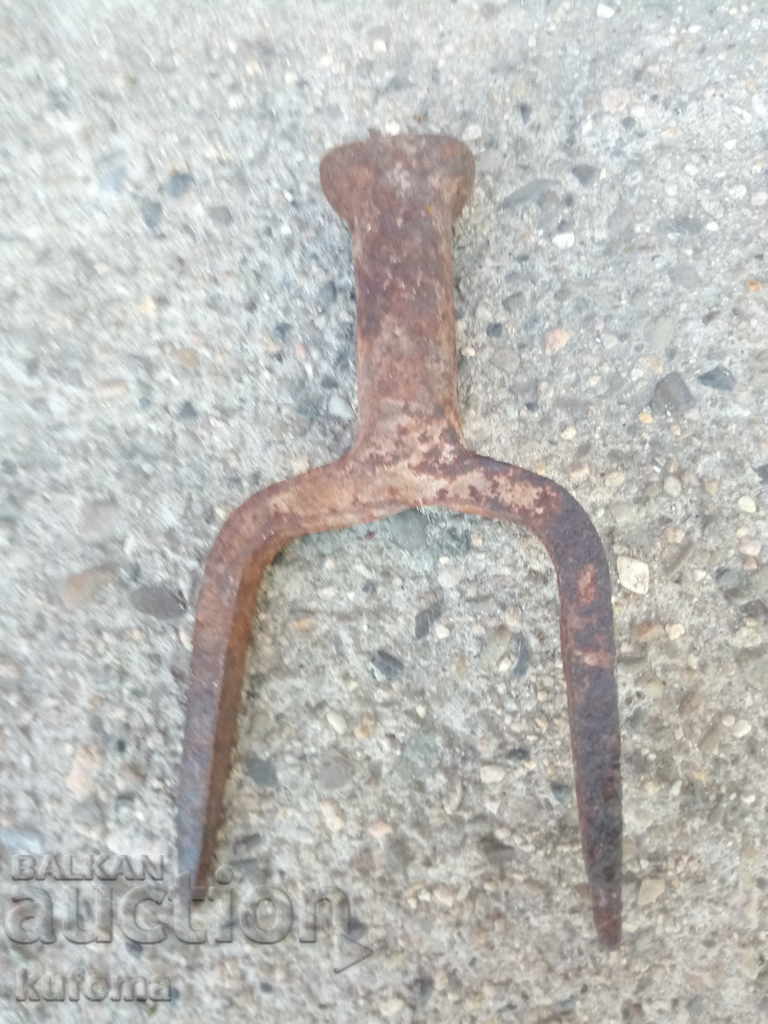 Стара наковалня за клепане на коса