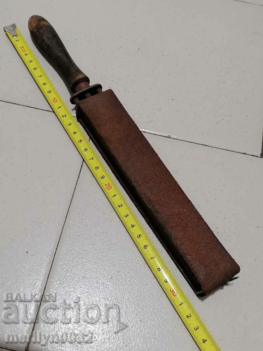 Delivery of Antique razor sharpener, strap, razor Delivery of Antique razor sharpener, strap, razor