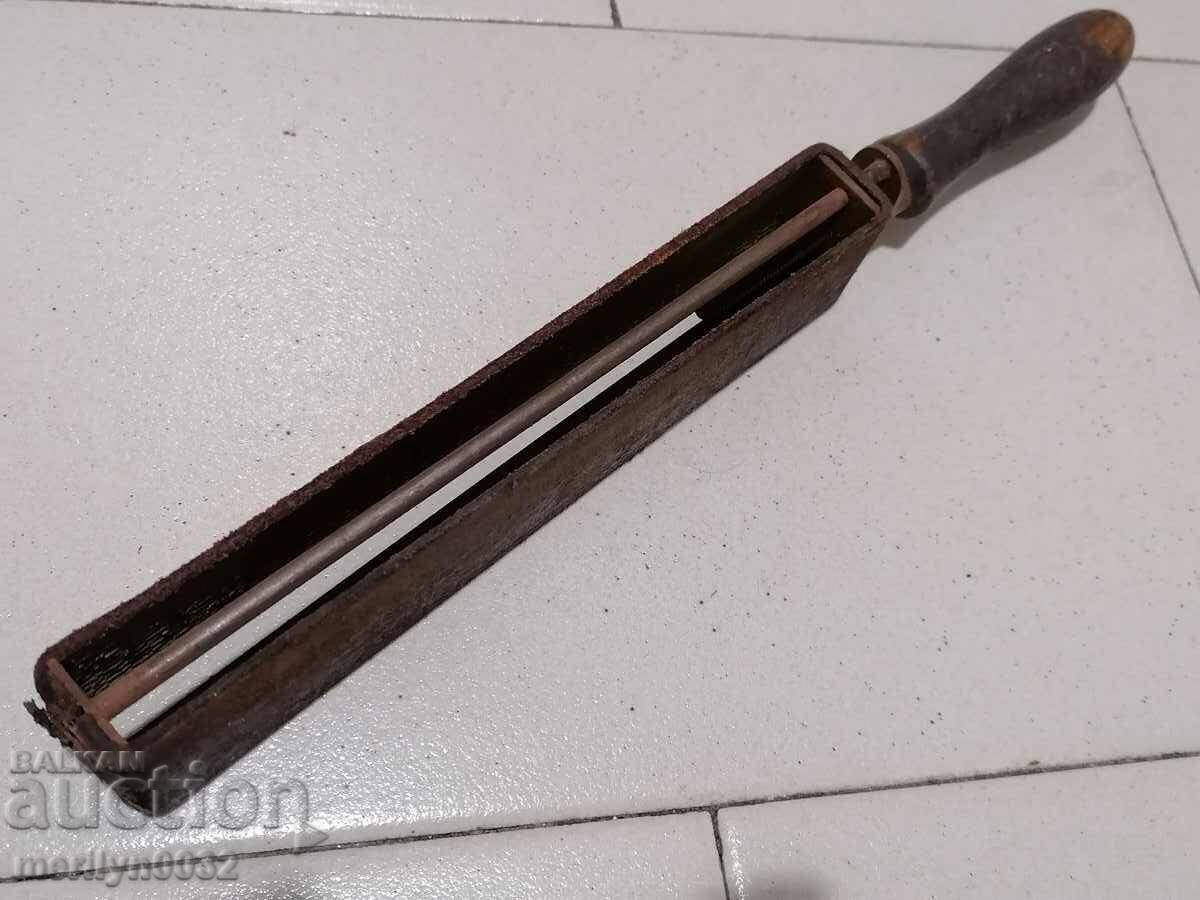 Antique razor sharpener, strap, razor - 5 Antique razor sharpener, strap, razor - 5