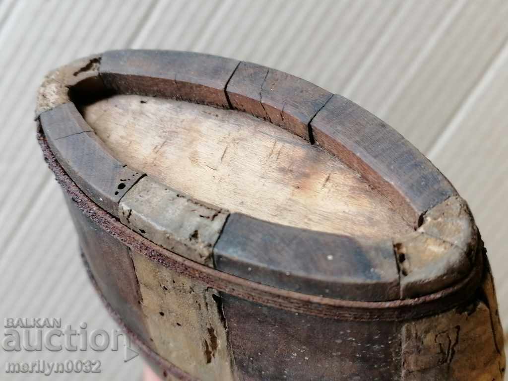 Auction  Old pepper, barrel, keg, bucket, vase, wooden