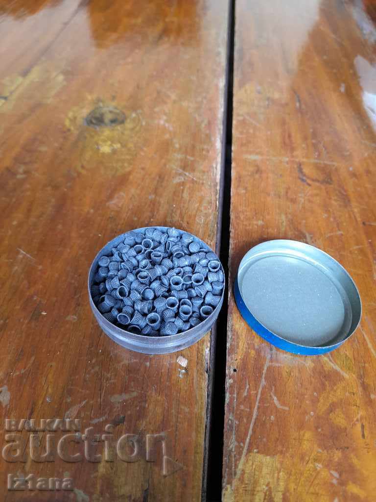 Licitație Gloanțe vechi, cupe de pușcă cu aer comprimat Diabolo