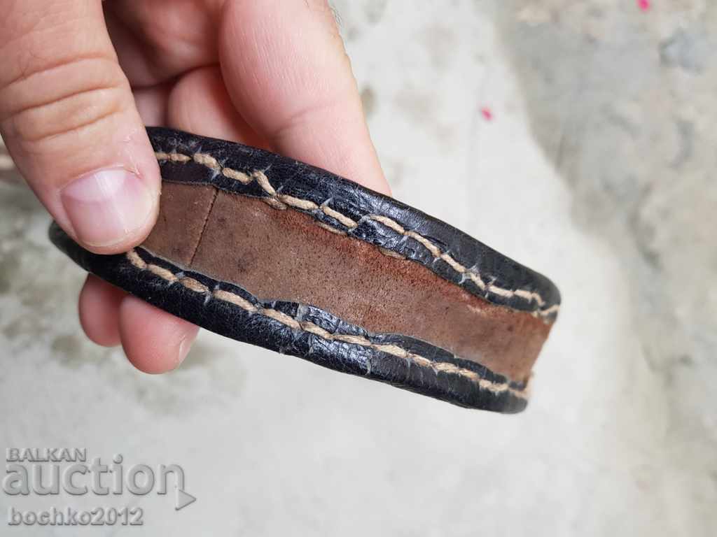 Delivery of Rare Renaissance buckle belt with beads