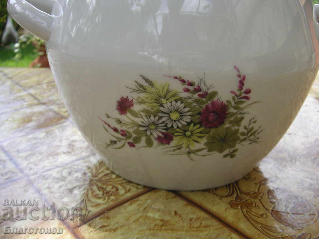 porțelan strachină cu preț 45.00 BGN | € 23.01 porțelan strachină cu preț 45.00 BGN | € 23.01