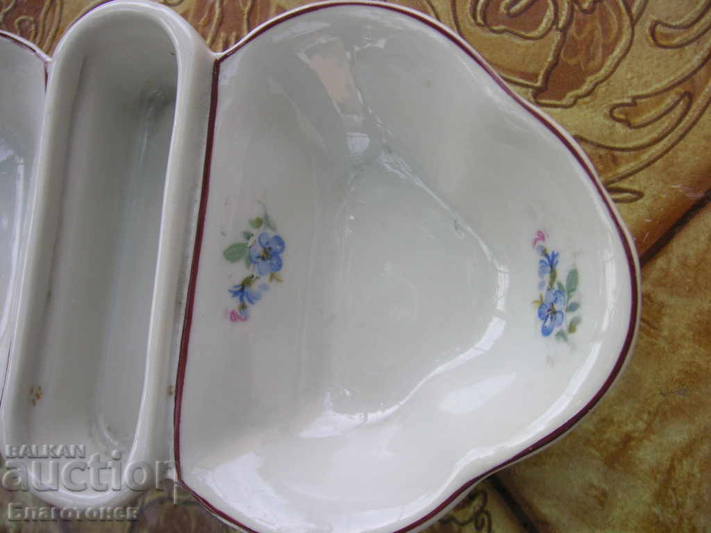 porțelan saltshaker cu preț 15.00 BGN | € 7.67 porțelan saltshaker cu preț 15.00 BGN | € 7.67