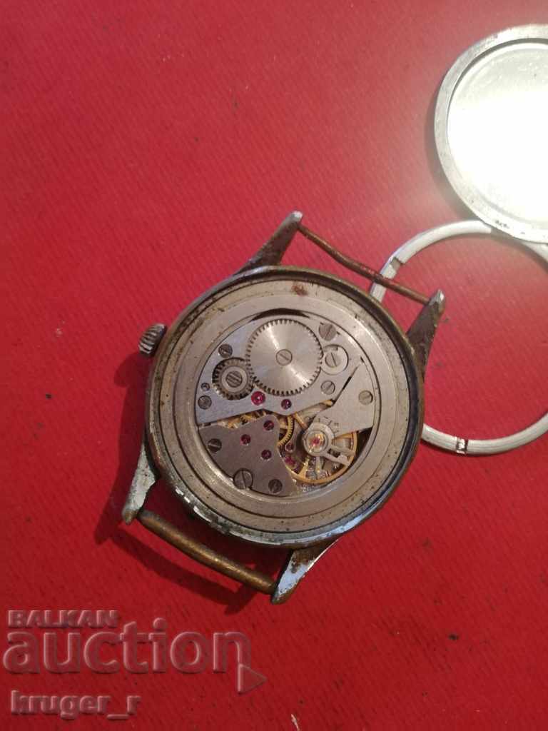 Παράδοση Παρακολουθήστε το EAST 18 stones Παράδοση Παρακολουθήστε το EAST 18 stones