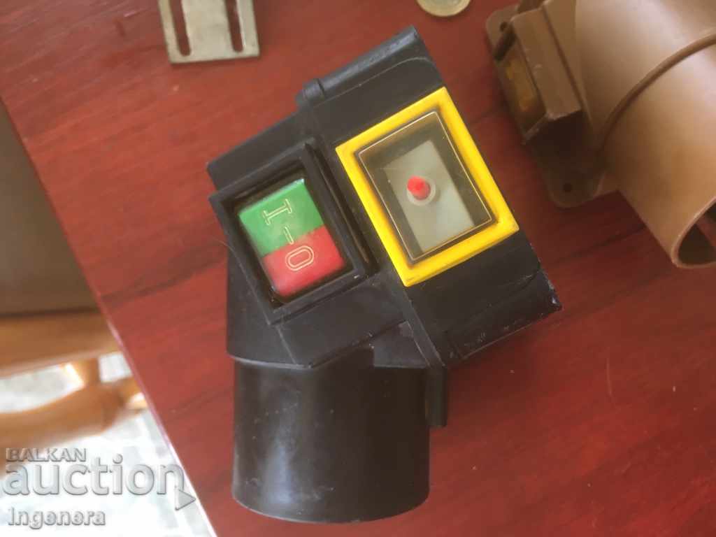 PARTS FOR STARTERS, CAPS, FITTINGS, SCREENS, PROTECTION, ETC. FOR ELECTRIC MOTORS - 5 PARTS FOR STARTERS, CAPS, FITTINGS, SCREENS, PROTECTION, ETC. FOR ELECTRIC MOTORS - 5