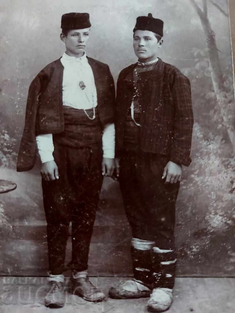 Licitație Sfârșitul secolului al XIX-lea POTURI HAT CARRIER Licitație Sfârșitul secolului al XIX-lea POTURI HAT CARRIER