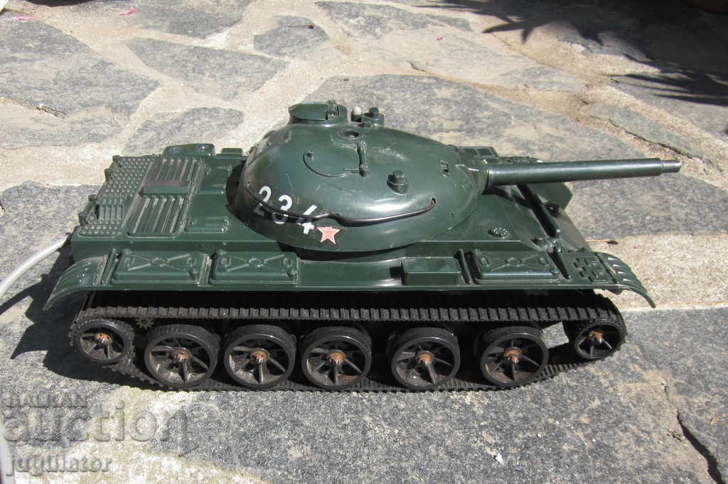 Δημοπρασία μεγάλη παλιά πλαστική στρατιωτική δεξαμενή παιχνιδιών με μπαταρίες Δημοπρασία μεγάλη παλιά πλαστική στρατιωτική δεξαμενή παιχνιδιών με μπαταρίες