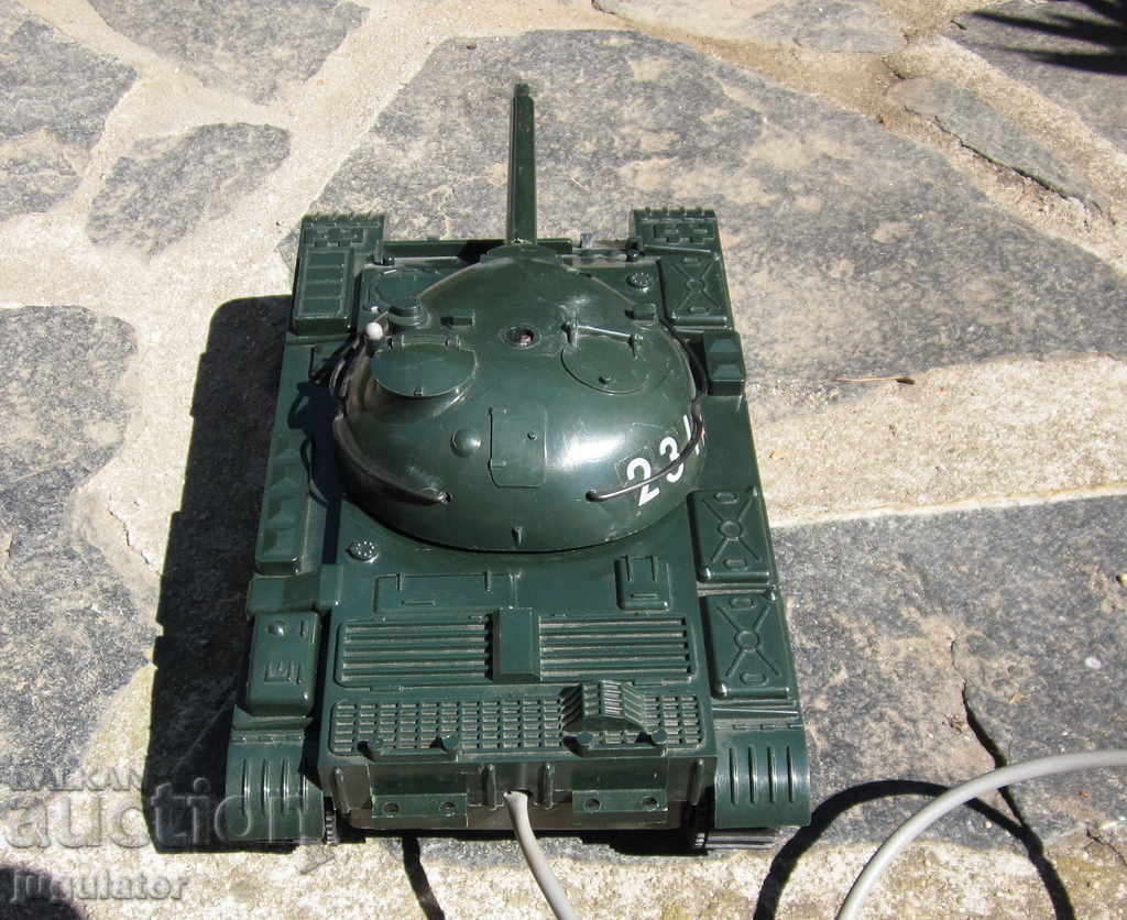 μεγάλη παλιά πλαστική στρατιωτική δεξαμενή παιχνιδιών με μπαταρίες - 5 μεγάλη παλιά πλαστική στρατιωτική δεξαμενή παιχνιδιών με μπαταρίες - 5