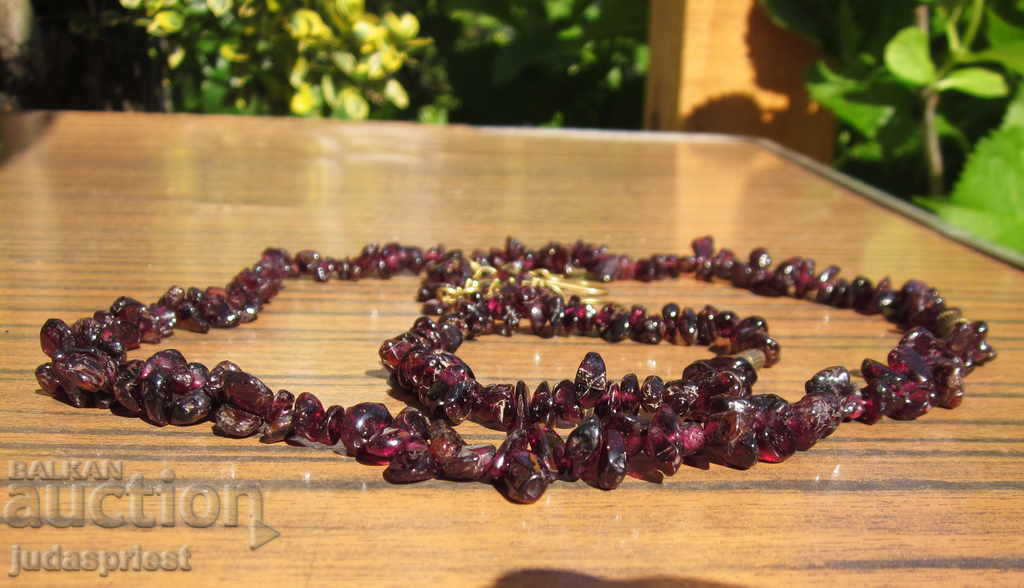 Auction women's set necklace earrings and bracelet made of natural garnet Auction women's set necklace earrings and bracelet made of natural garnet