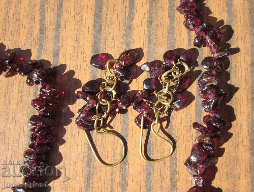 Delivery of women's set necklace earrings and bracelet made of natural garnet Delivery of women's set necklace earrings and bracelet made of natural garnet