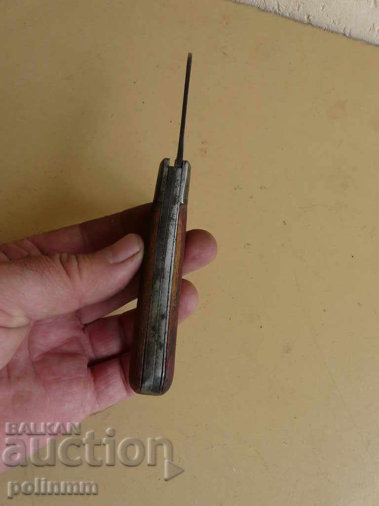 Auction Collectible folding knife - 43 Auction Collectible folding knife - 43