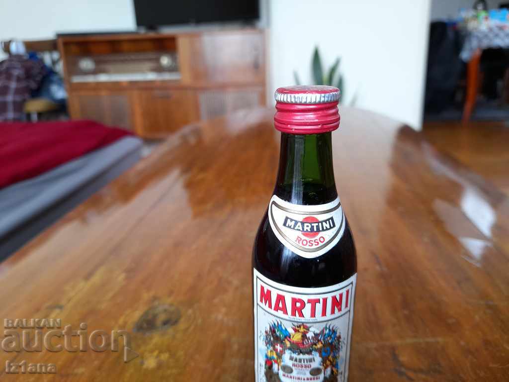 Delivery of Old bottle of Martini Rosso Delivery of Old bottle of Martini Rosso