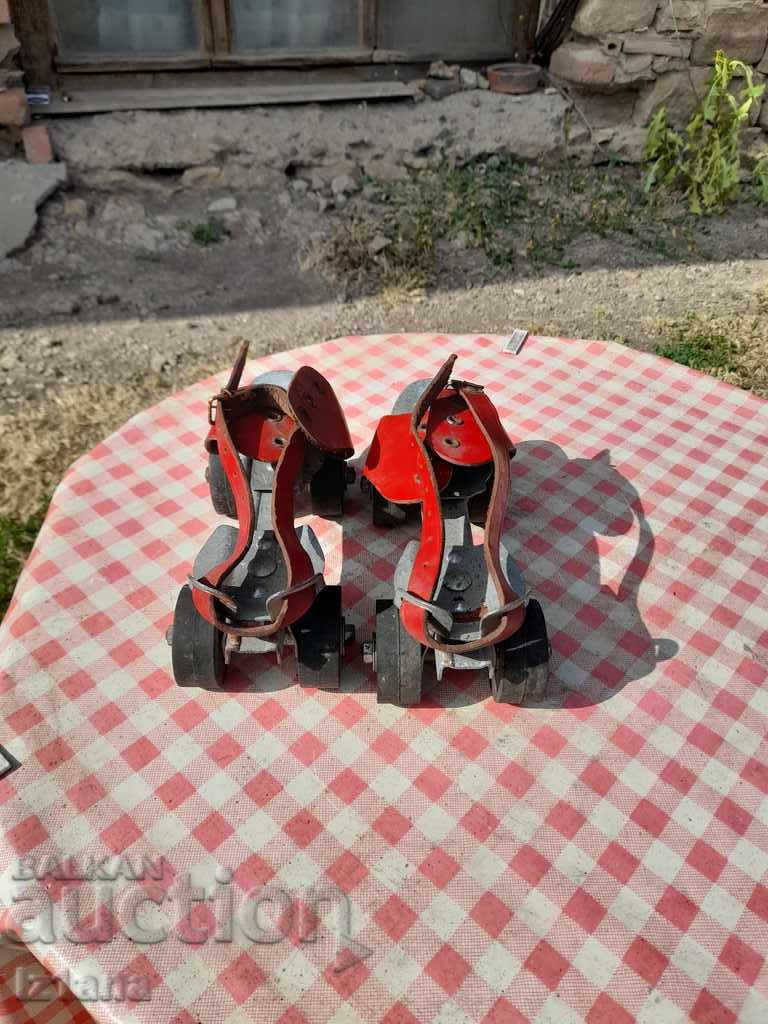 Доставка на Стари ролкови кънки Доставка на Стари ролкови кънки