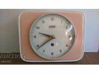 CEAS DE PERETE VECHI DE PORCELAN