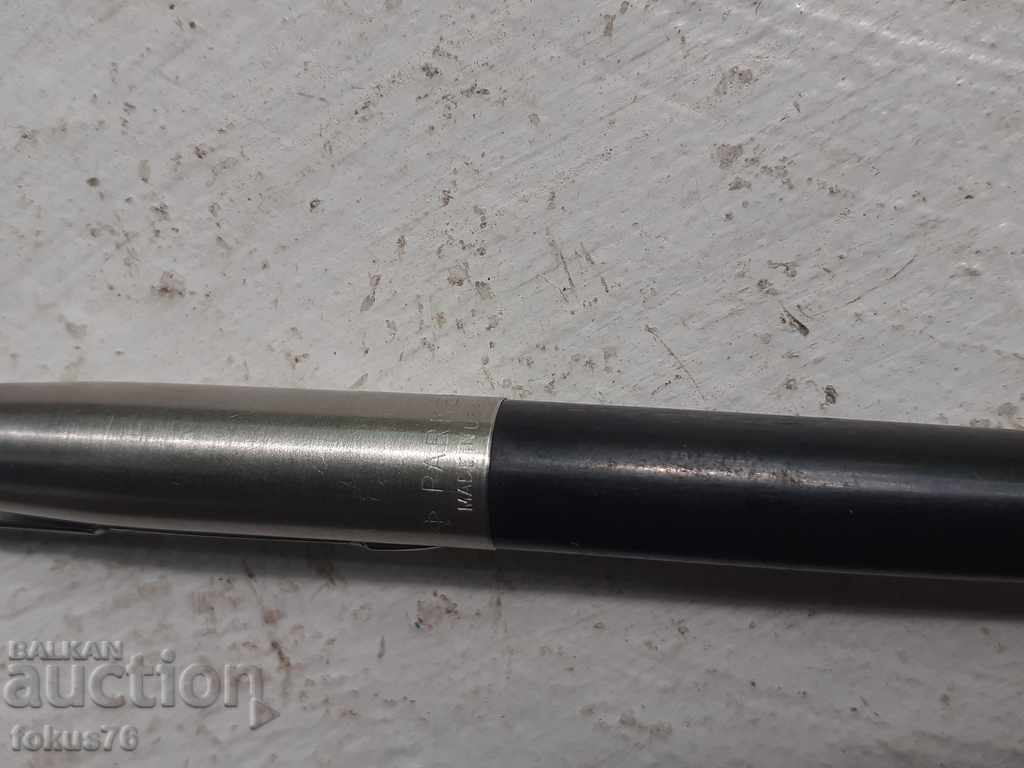 Delivery of Great pen Parker with its original refill - Writes