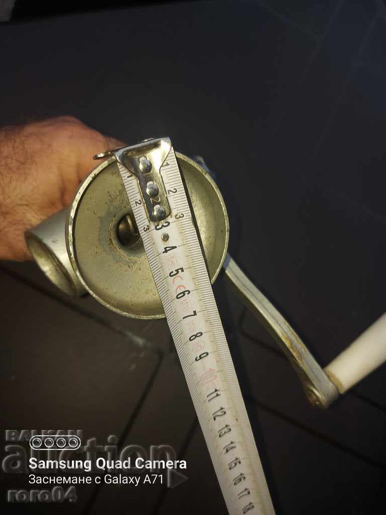 Auction THE MILLS Auction THE MILLS