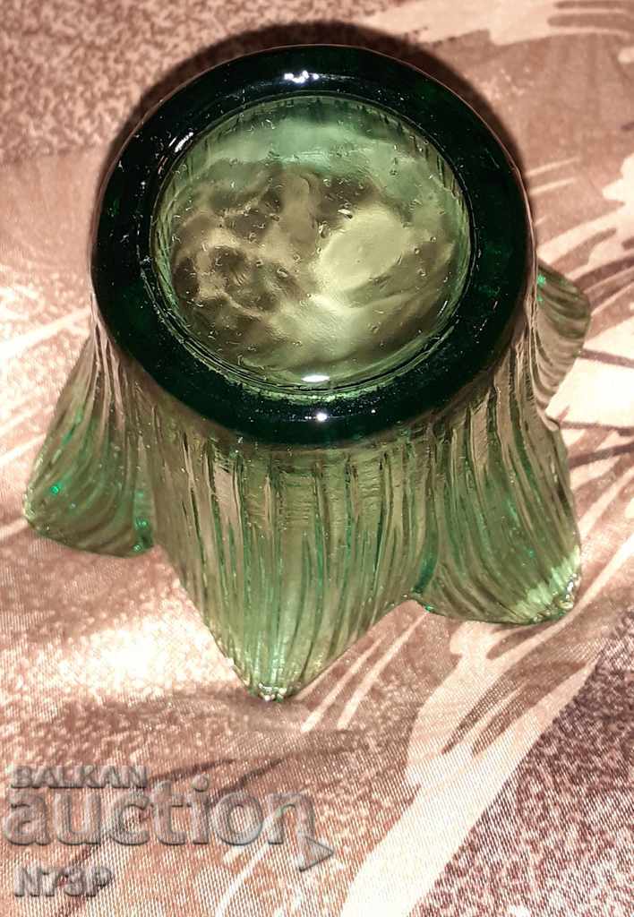 Auction BEAUTIFUL VASE CANDLEHOLDER. COLORED GLASS. Auction BEAUTIFUL VASE CANDLEHOLDER. COLORED GLASS.