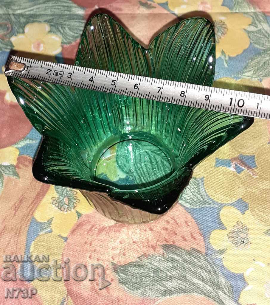 Delivery of BEAUTIFUL VASE CANDLEHOLDER. COLORED GLASS. Delivery of BEAUTIFUL VASE CANDLEHOLDER. COLORED GLASS.